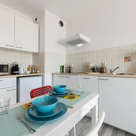 Daire ꙭ Nowy Apartament Zebra Centrum Stare Miasto Bema *